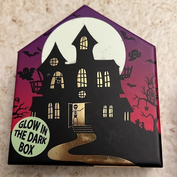 Bella & Jack glow in the dark jewelry Halloween bats earrings - Picture 2 of 6